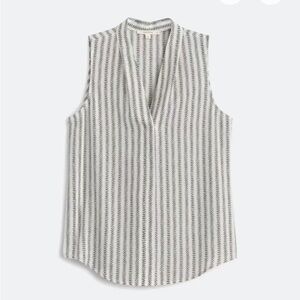 Fun2Fun Naomi V-Neck Blouse